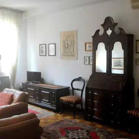 Charming Flat With Terrace Over The Canal Apartman Velence Kültér fotó