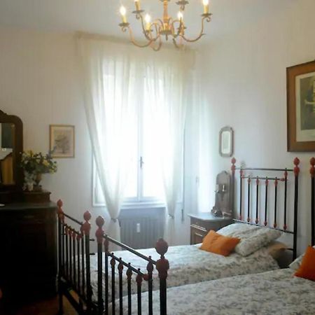 Charming Flat With Terrace Over The Canal Apartman Velence Kültér fotó