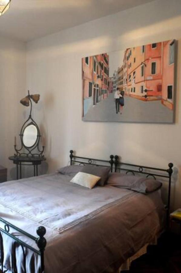 Charming Flat With Terrace Over The Canal Apartman Velence Kültér fotó