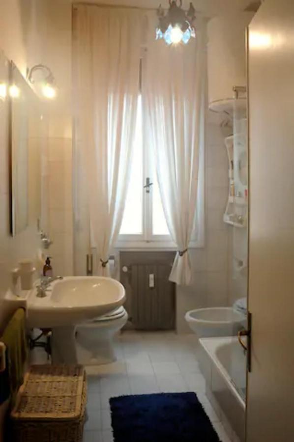 Charming Flat With Terrace Over The Canal Apartman Velence Kültér fotó